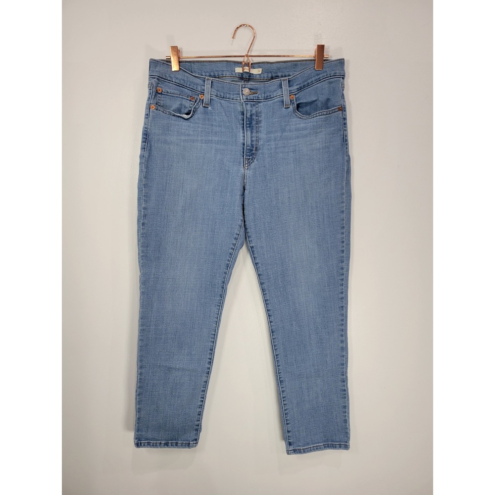 Levi's Womens Boyfriend Jeans Light Wash Blue Cropped Relaxed Fit Size 32‎